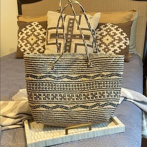 Sunshine Tienda Black and natural woven Tote Bag(bw)